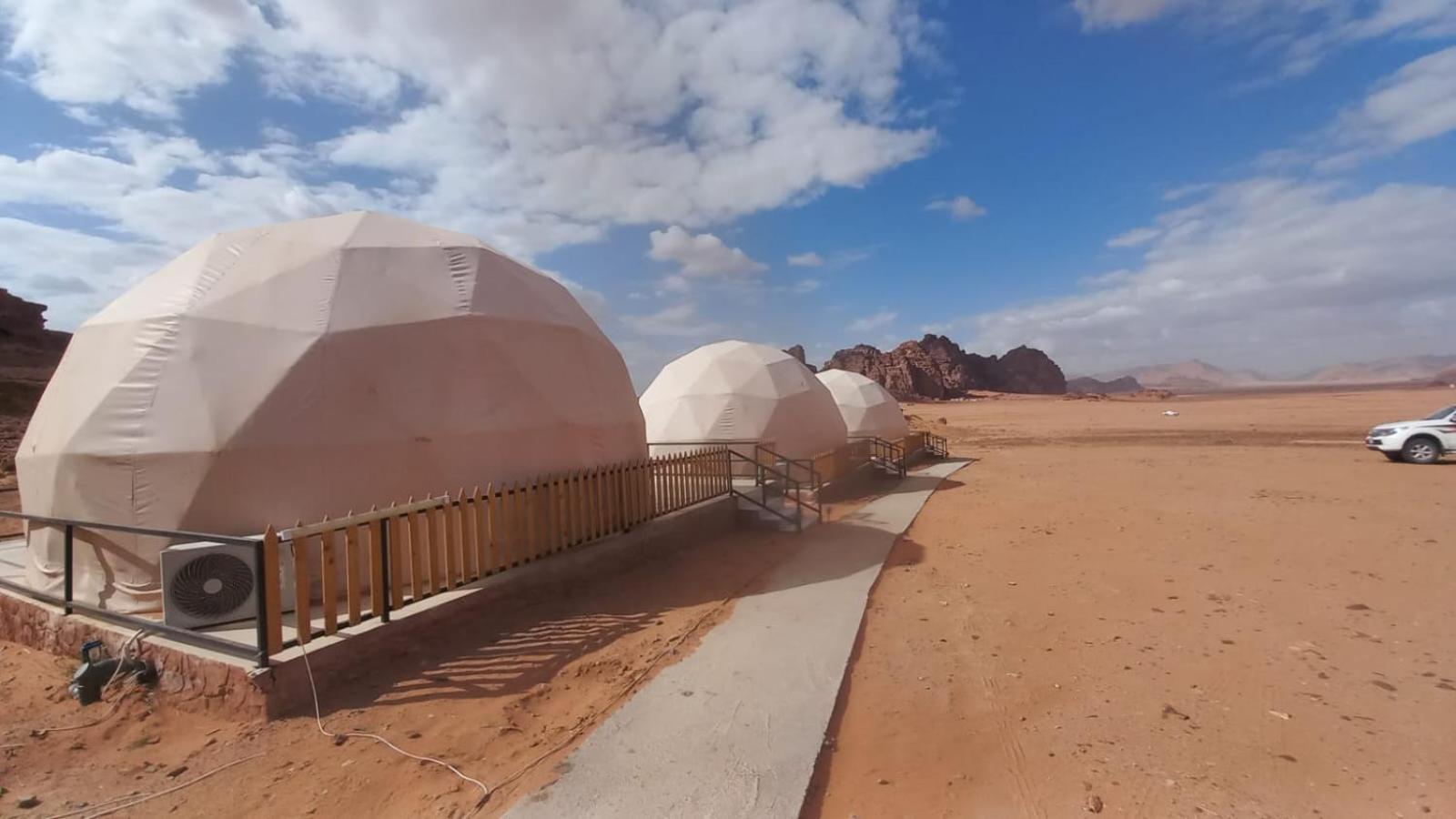 Al Raha Luxury Camp Hotel Wadi Rum Eksteriør billede