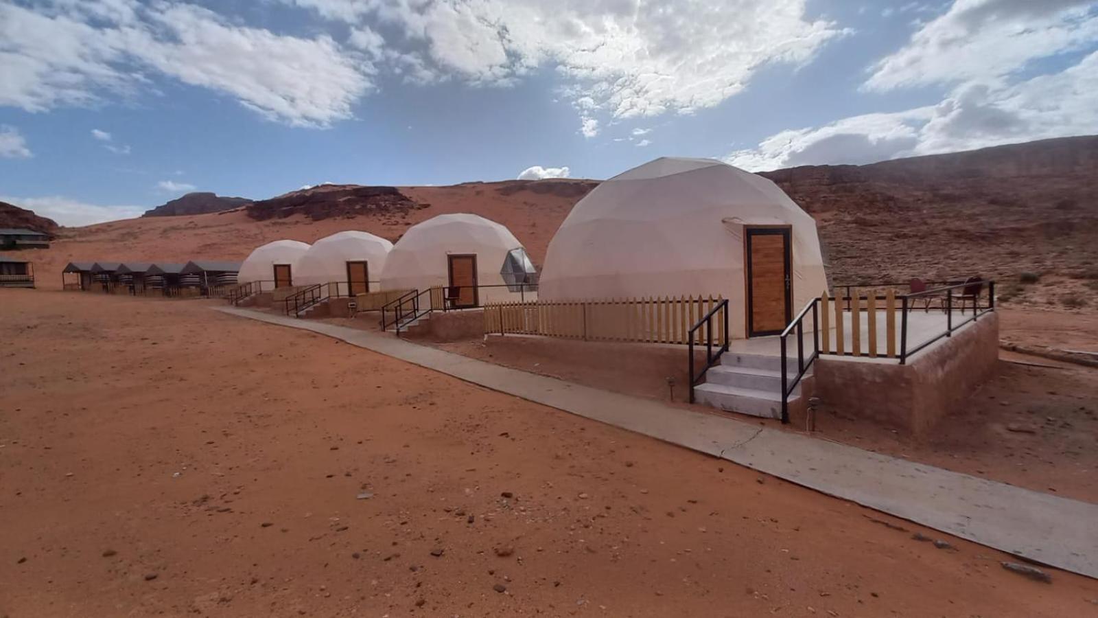 Al Raha Luxury Camp Hotel Wadi Rum Eksteriør billede