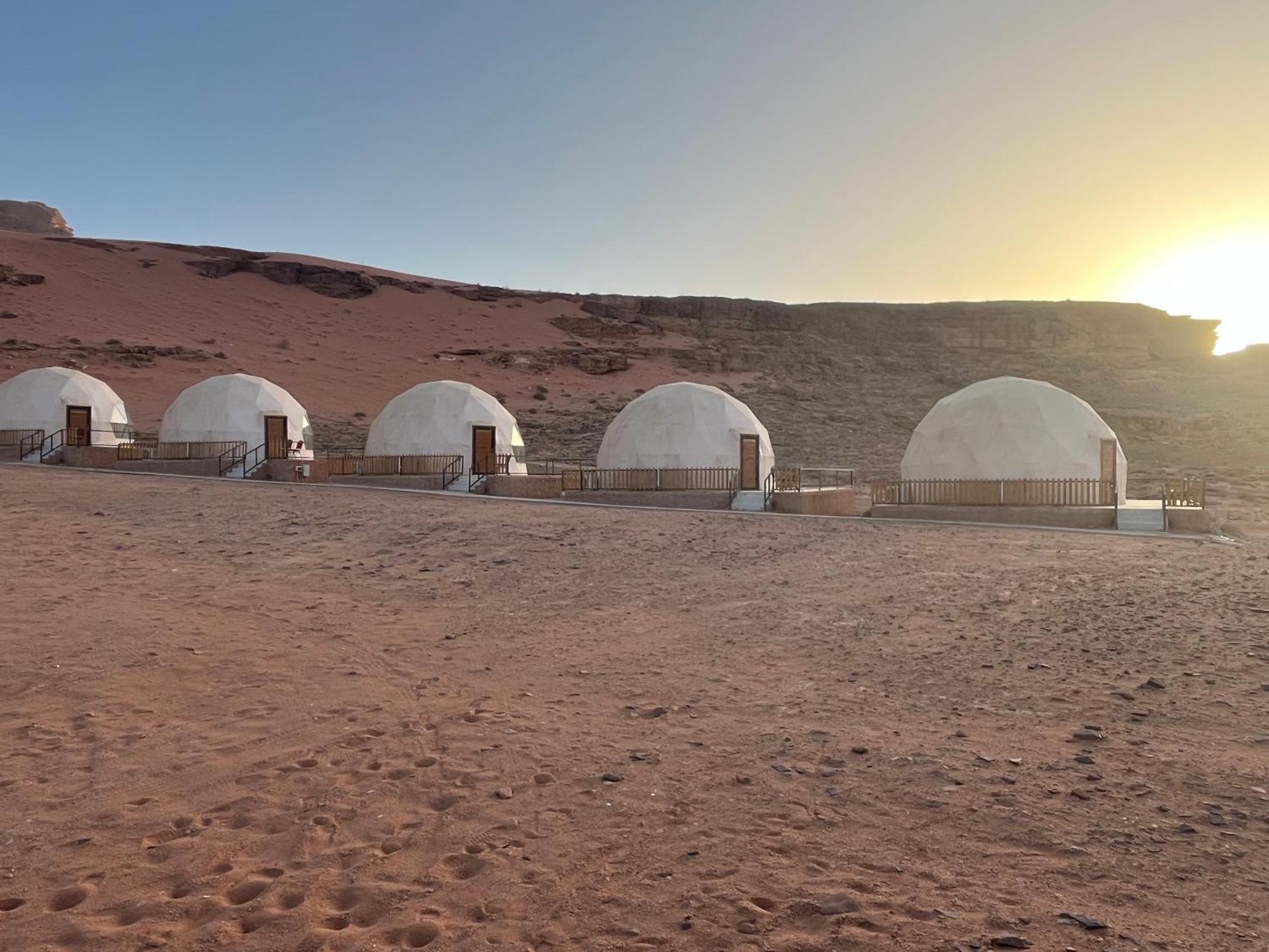Al Raha Luxury Camp Hotel Wadi Rum Eksteriør billede