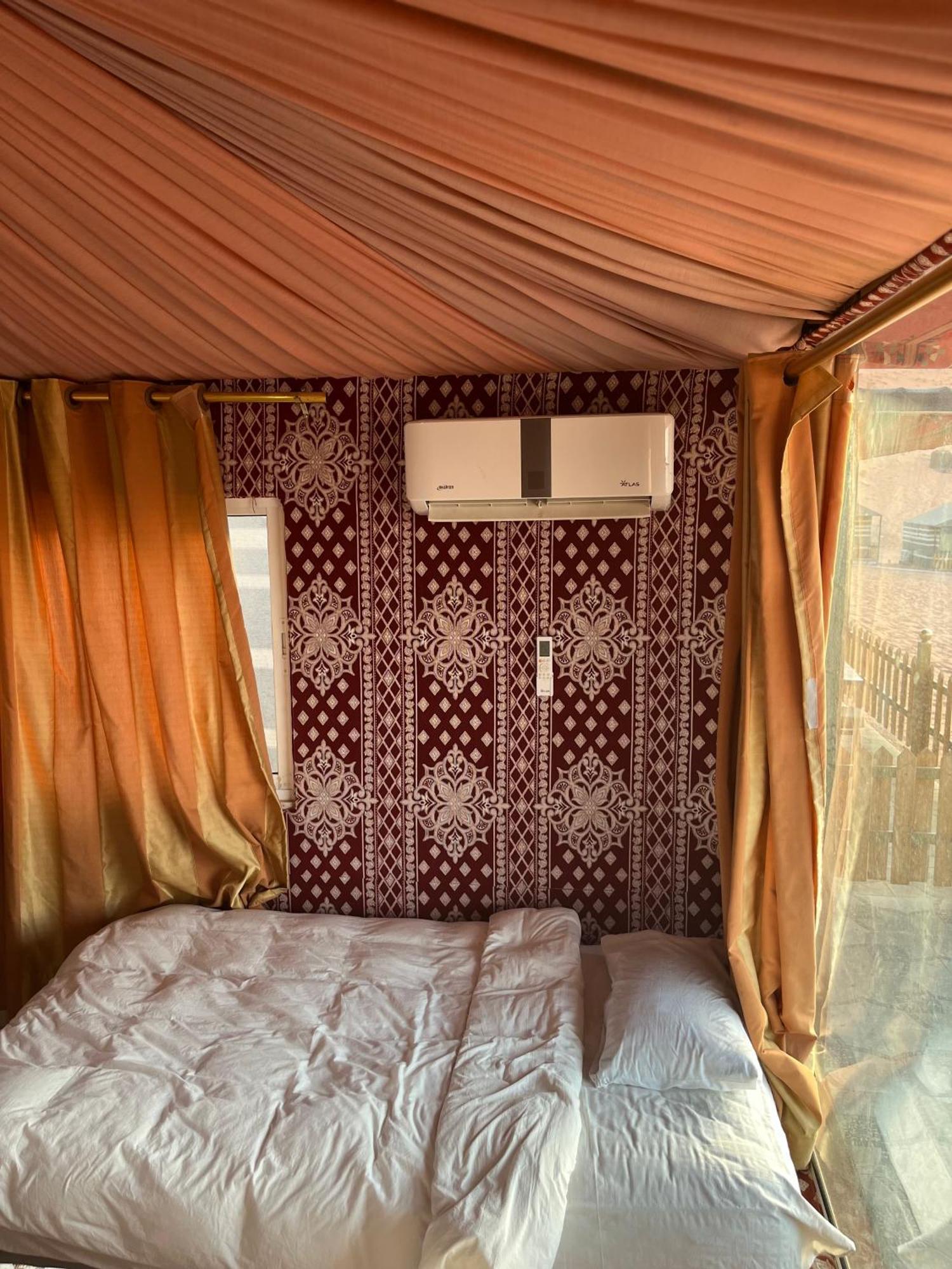 Al Raha Luxury Camp Hotel Wadi Rum Eksteriør billede